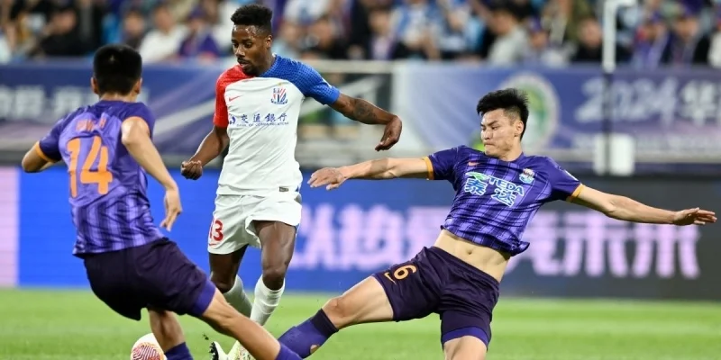 Шанхай Шэньхуа - Ухань Три Таунс Шанхай Шэньхуа - Ухань Три Таунс