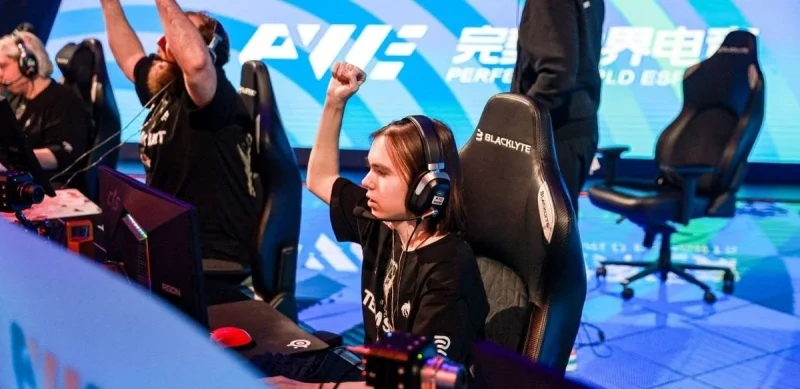 Spirit — FlyQuest: прогноз и ставки на матч BLAST Rivals (30 апреля 2025 года)