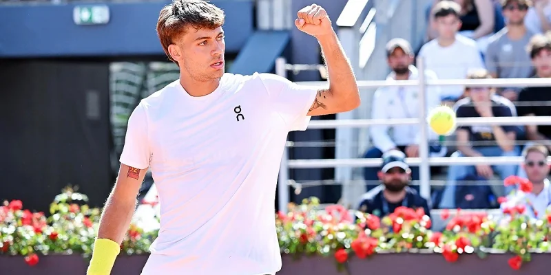 Флавио Коболли — Андреа Колларини: прогноз и ставки на матч ATP Турин (15 мая 2025 года)
Флавио Коболли — Андреа Колларини: прогноз и ставки на матч ATP Турин (15 мая 2025 года)