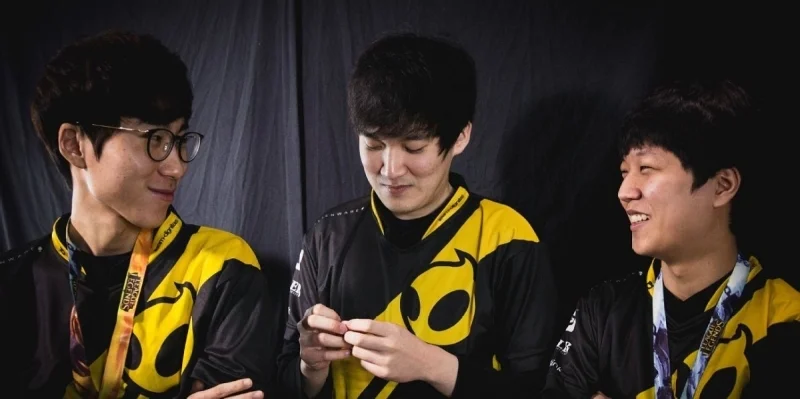 Тим Dignitas - Disguised