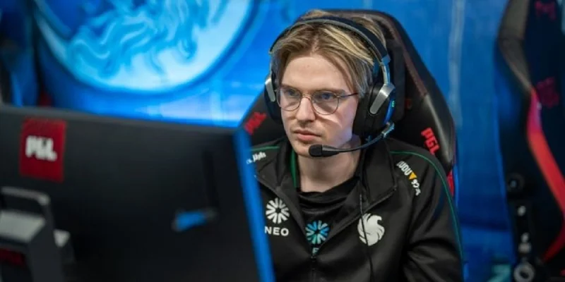 Team Falcons - NaVi