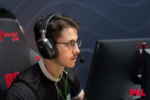 Legacy - FlyQuest