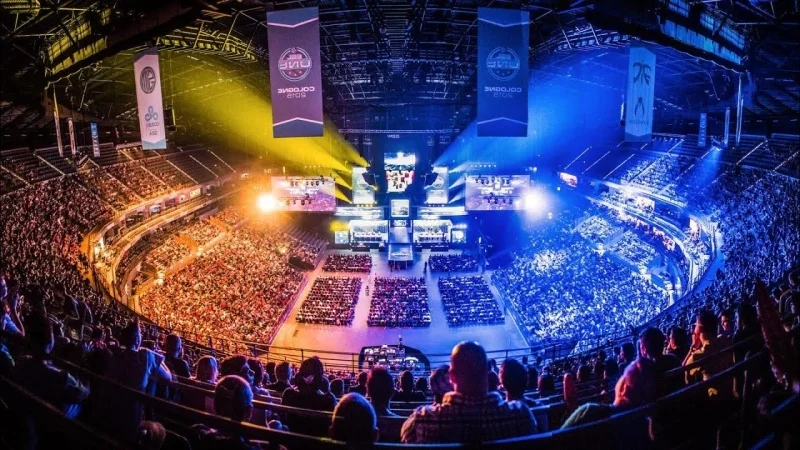 mouz NXT - Тим Falcons