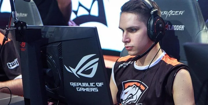 AGO - Virtus.pro AGO - Virtus.pro