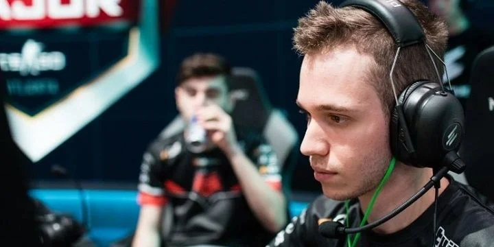 MOUZ - AGO MOUZ - AGO