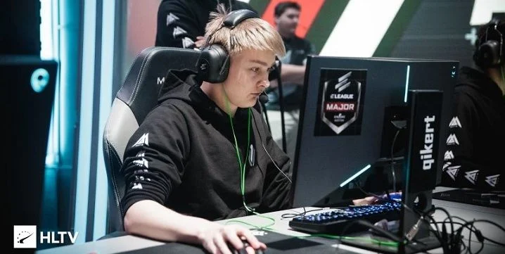 AVANGAR - EURONICS. Прогноз и ставки на CS:GO (15.07.2018)