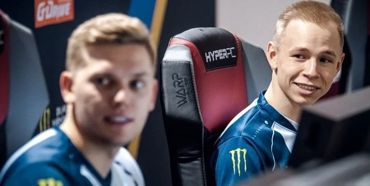 Liquid - North Liquid - North