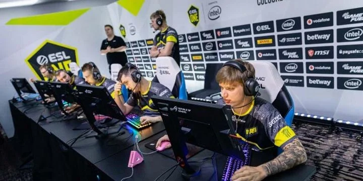 MOUZ - NaVi MOUZ - NaVi