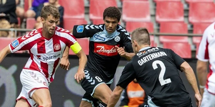 Сеннерьюск - Хорсенс Сеннерьюск - Хорсенс
