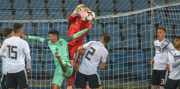 Германия U19 — Андорра U19. Прогноз (кф. 2.11) на отборочный матч ЧЕ-2020 (9 октября 2019 года) Германия U19 — Андорра U19. Прогноз (кф. 2.11) на отборочный матч ЧЕ-2020 (9 октября 2019 года)