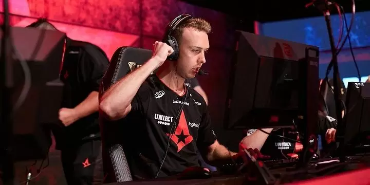 Astralis — FaZe Clan. Прогноз на матч CS:GO (22 октября 2019 года) Astralis — FaZe Clan. Прогноз на матч CS:GO (22 октября 2019 года)