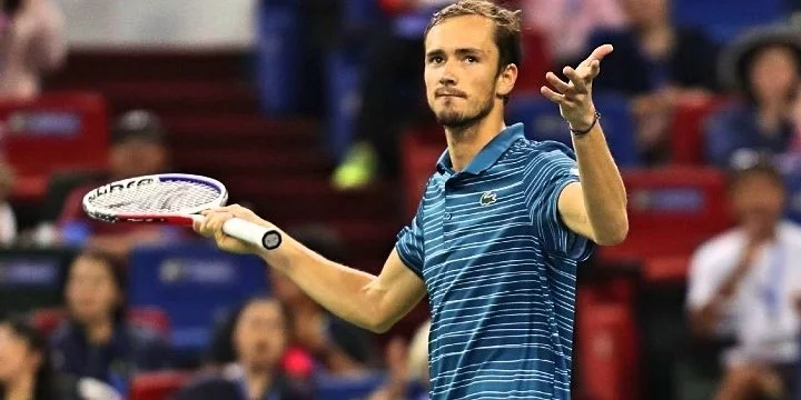 Медведев - Шарди. Прогноз на матч ATP Париж (29 октября 2019 года)
Медведев - Шарди. Прогноз на матч ATP Париж (29 октября 2019 года)