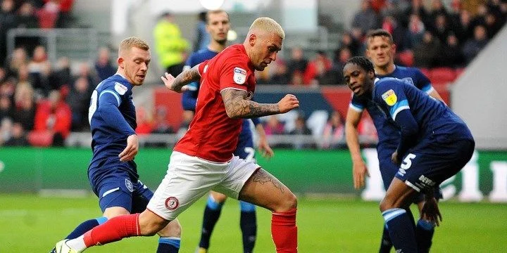 Хаддерсфилд - Бристоль Сити Хаддерсфилд - Бристоль Сити