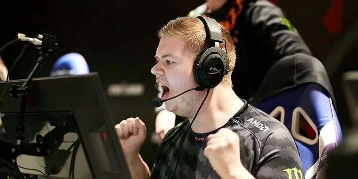 Team Heretics - Fnatic