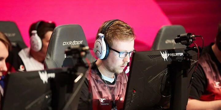 MOUZ - c0ntact MOUZ - c0ntact