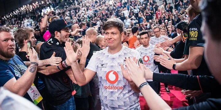 MOUZ - Cloud 9 MOUZ - Cloud 9