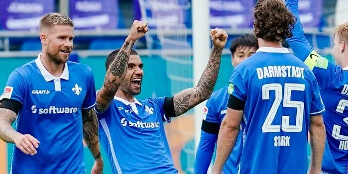 Фортуна — Дармштадт. Прогноз (кф. 2,56) на матч чемпионата Германии (4 декабря 2020 года) Фортуна — Дармштадт. Прогноз (кф. 2,56) на матч чемпионата Германии (4 декабря 2020 года)